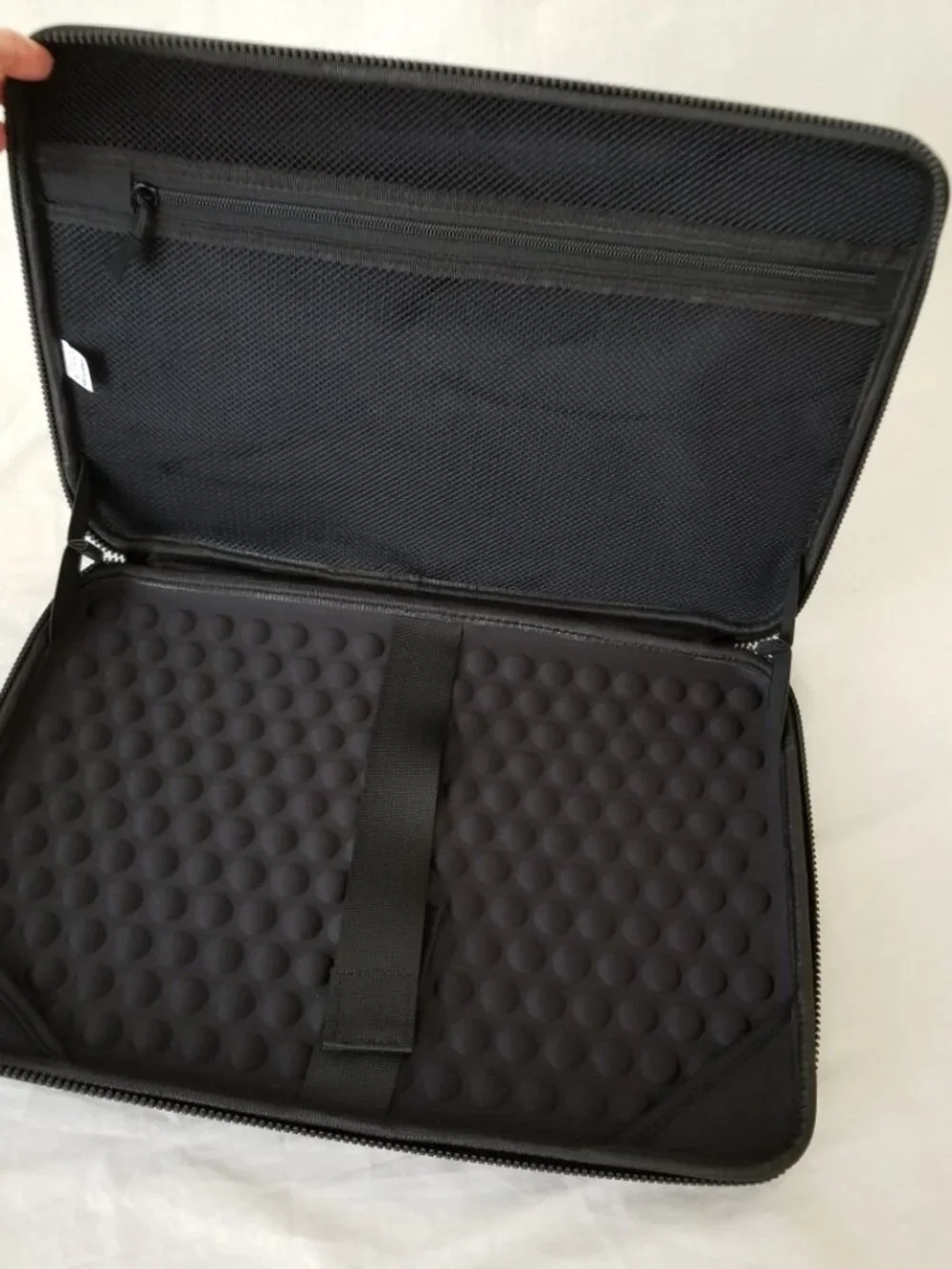 New in Box! Mosiso Rigid Shell Waterproof Laptop Computer Carrying Case w/Handle